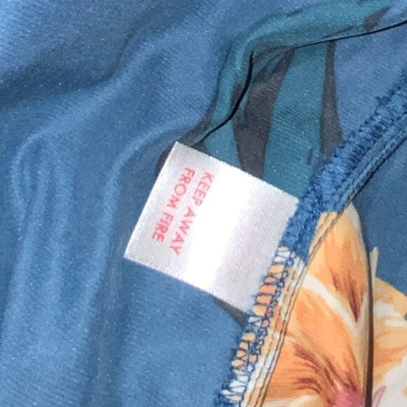 New Without Tags Ella Size Medium Tropic Gaucho Pants Like Silk - Picture 8 of 9